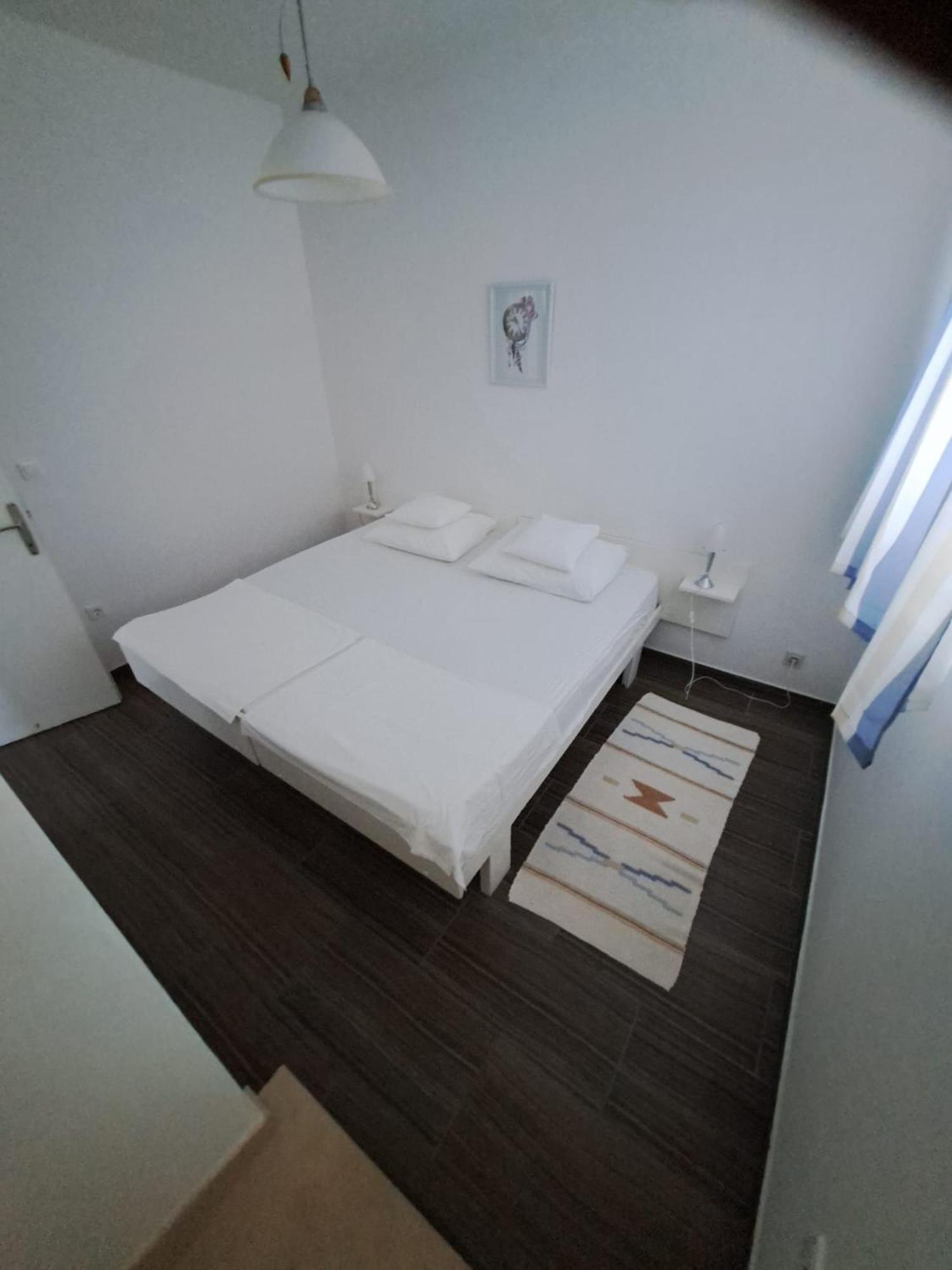 Apartmani Dusica Lumbarda Ngoại thất bức ảnh