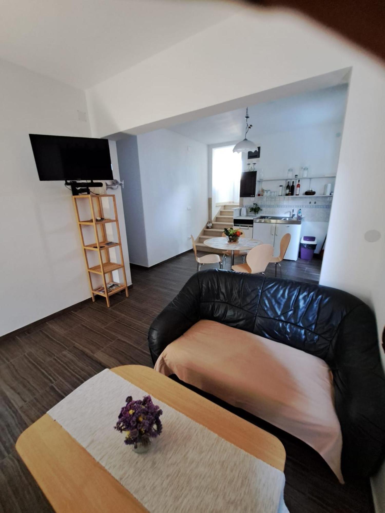Apartmani Dusica Lumbarda Ngoại thất bức ảnh